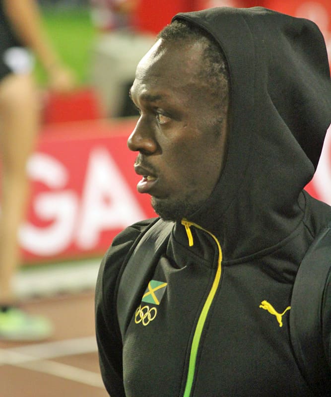 Usain Bolt gets disqualified from the 100m after a false start